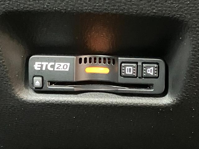フィット ｅ：ＨＥＶリュクス　ハイブリッド　衝突被害軽減ブレーキシステム　ドラレコ　全周囲カメラ　ステアリングヒーター　ワイヤレス充電器　シートヒーター　全車速追従機能付ＡＣＣ　電動パーキングブレーキ　ＵＳＢ接続端子（24枚目）