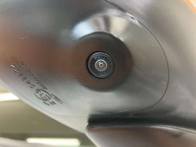 フィット ｅ：ＨＥＶリュクス　ハイブリッド　衝突被害軽減ブレーキシステム　ドラレコ　全周囲カメラ　ステアリングヒーター　ワイヤレス充電器　シートヒーター　全車速追従機能付ＡＣＣ　電動パーキングブレーキ　ＵＳＢ接続端子（32枚目）