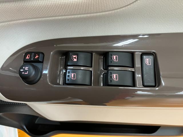 ムーヴキャンバス Ｇメイクアップリミテッド　ＳＡＩＩＩ　サポカーＳワイド適合　パノラマモニター対応　両側オートスライドドア　ステアリングスイッチ　ＵＳＢ接続端子　Ｐスタート　オートハイビーム　ＥＴＣ　置きラクボックス　キーフリー（18枚目）