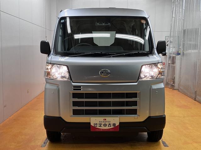 ハイゼットカーゴ ＤＸ　サポカーＳワイド適合　エアコン　アクセサリーソケット　コーナーセンサー　アイドリングストップ　光軸調整ダイヤル　横滑り防止機能　誤発進抑制機能　パワーウインドウ　キーレス（4枚目）