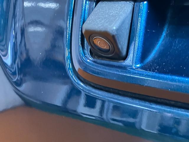 �����i�r�ƘA������o�b�N�J�����t