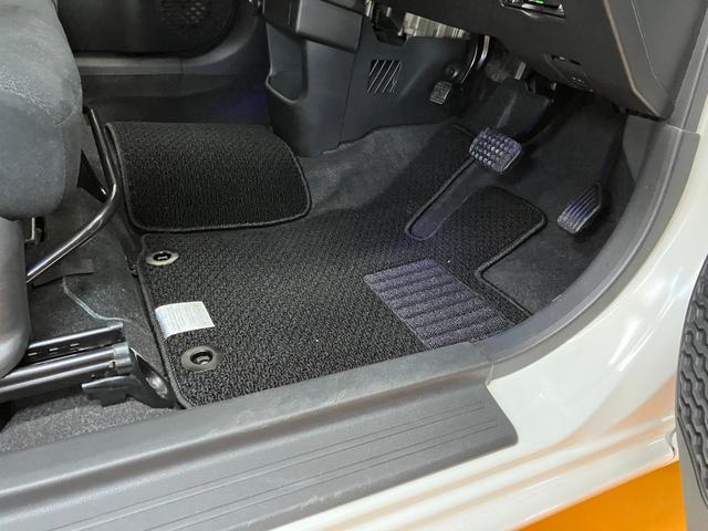 パッソ モーダ　Ｓ　衝突被害軽減ブレーキシステム　ステアリングスイッチ　アイドリングストップ　Ｐスタート　横滑り防止機能　誤発進抑制機能　ＥＴＣ　オートエアコン　Ｂカメラ　キーフリー（21枚目）