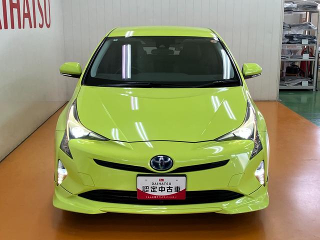 プリウス Ｓツーリングセレクション　衝突被害軽減ブレーキシステム　ハイブリッド　ドラレコ　クルーズコントロール　ステアリングスイッチ　Ｂカメラ　Ｐスタート　オートハイビーム　ＥＴＣ　シートヒーター　キーフリー（4枚目）