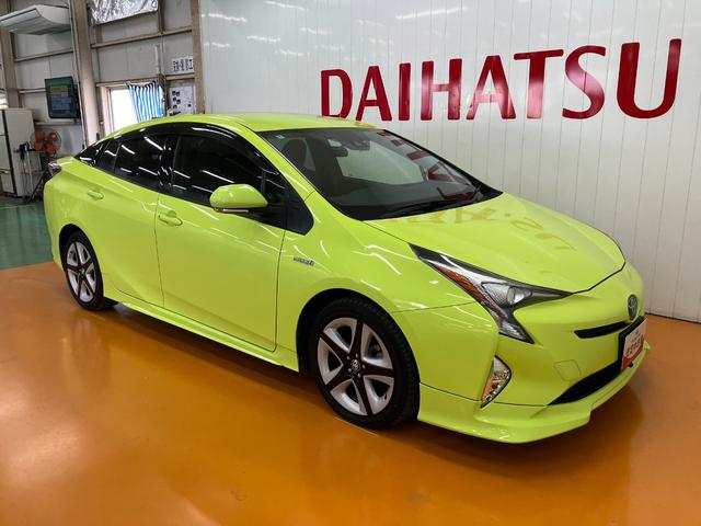 プリウス Ｓツーリングセレクション　衝突被害軽減ブレーキシステム　ハイブリッド　ドラレコ　クルーズコントロール　ステアリングスイッチ　Ｂカメラ　Ｐスタート　オートハイビーム　ＥＴＣ　シートヒーター　キーフリー（7枚目）