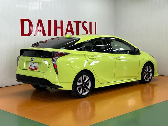 プリウス Ｓツーリングセレクション　衝突被害軽減ブレーキシステム　ハイブリッド　ドラレコ　クルーズコントロール　ステアリングスイッチ　Ｂカメラ　Ｐスタート　オートハイビーム　ＥＴＣ　シートヒーター　キーフリー（8枚目）
