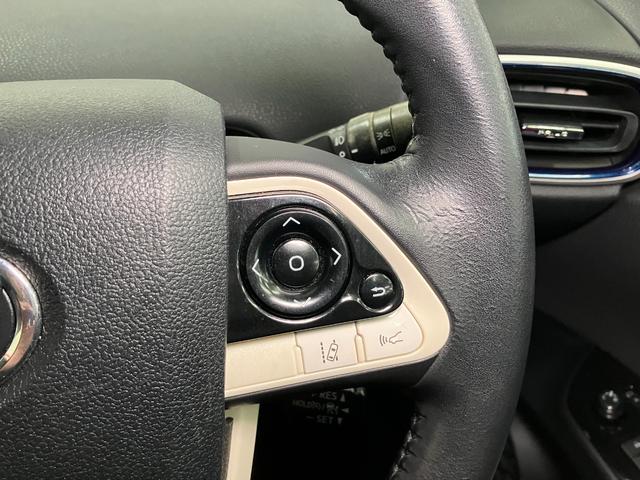 プリウス Ｓツーリングセレクション　衝突被害軽減ブレーキシステム　ハイブリッド　ドラレコ　クルーズコントロール　ステアリングスイッチ　Ｂカメラ　Ｐスタート　オートハイビーム　ＥＴＣ　シートヒーター　キーフリー（18枚目）