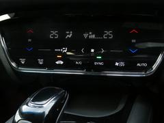 オートエアコンは温度を設定すれば自動で快適な状態をキープしてくれるので運転中の温度操作が減り安全面でも安心ですね。 5