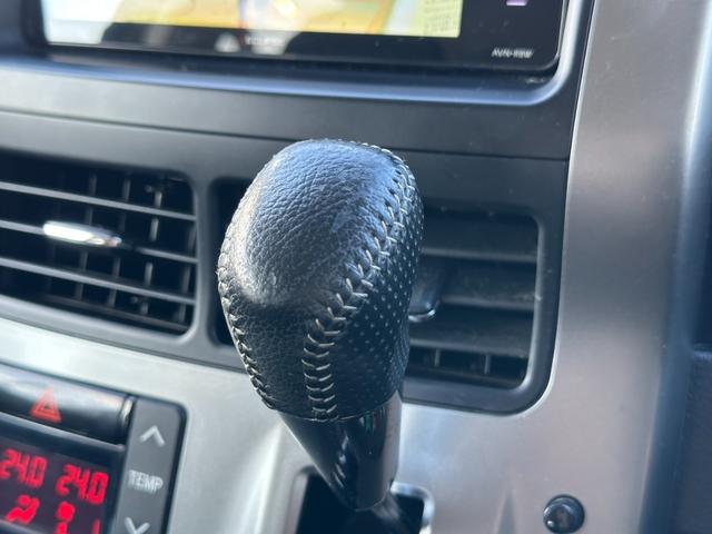 ヴォクシー ＺＳ　煌ＩＩ　両側電動スライドドア　スマートエントリーシステム　純正１６インチアルミホイール　社外ナビ　フルセグＴＶ　バックカメラ　Ｂｌｕｅｔｏｏｔｈ　ＥＴＣ　オートライト　プッシュスタート　スマートキー（34枚目）