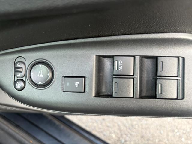 シャトル ハイブリッドＸ　ホンダセンシング　純正デカナビ　バックモニター　ＥＴＣ　ＬＥＤヘッドライト　パドルシフト　クルーズコントロール　　シートヒーター　ドラレコ　Ｂｌｕｅｔｏｏｔｈオーディオ　スマートキー　オートライト　ステアリングスイッチ（34枚目）