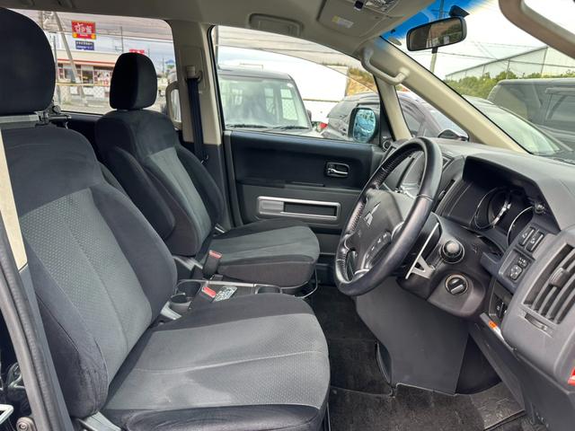 デリカＤ：５ Ｃ２　Ｇ　プレミアム　ＨＩＤヘッドライト　両側電動スライドドア　パワーバックドア　クルーズコントロール　パドルシフト　バックカメラ　オートライト　スマートキー　純正アルミホイール（12枚目）