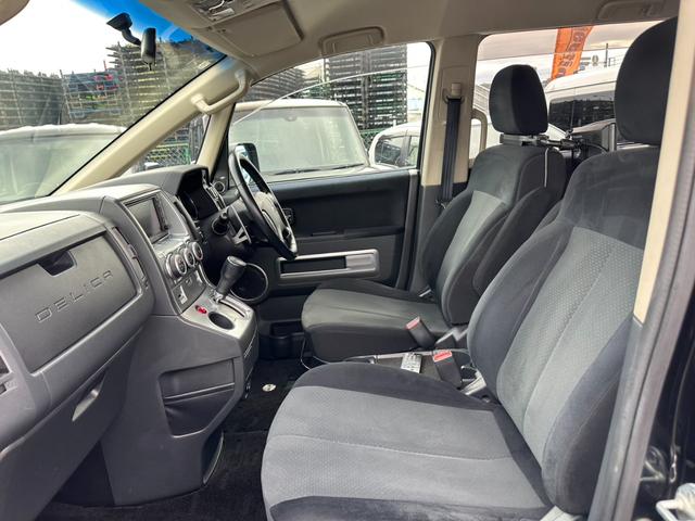 デリカＤ：５ Ｃ２　Ｇ　プレミアム　ＨＩＤヘッドライト　両側電動スライドドア　パワーバックドア　クルーズコントロール　パドルシフト　バックカメラ　オートライト　スマートキー　純正アルミホイール（19枚目）