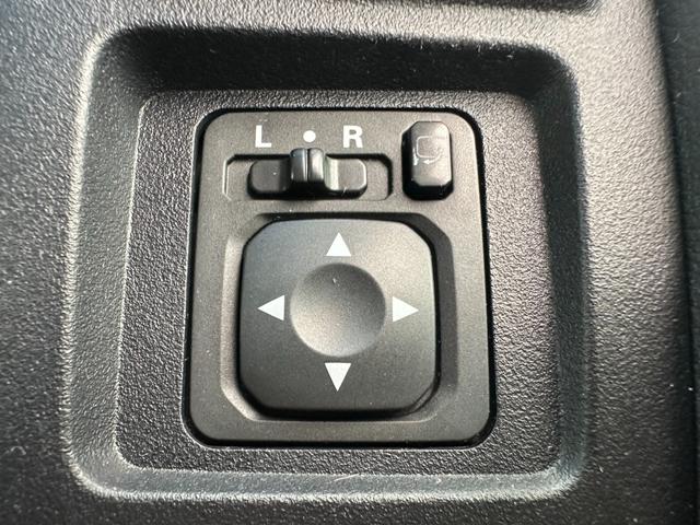 デリカＤ：５ Ｃ２　Ｇ　プレミアム　ＨＩＤヘッドライト　両側電動スライドドア　パワーバックドア　クルーズコントロール　パドルシフト　バックカメラ　オートライト　スマートキー　純正アルミホイール（38枚目）