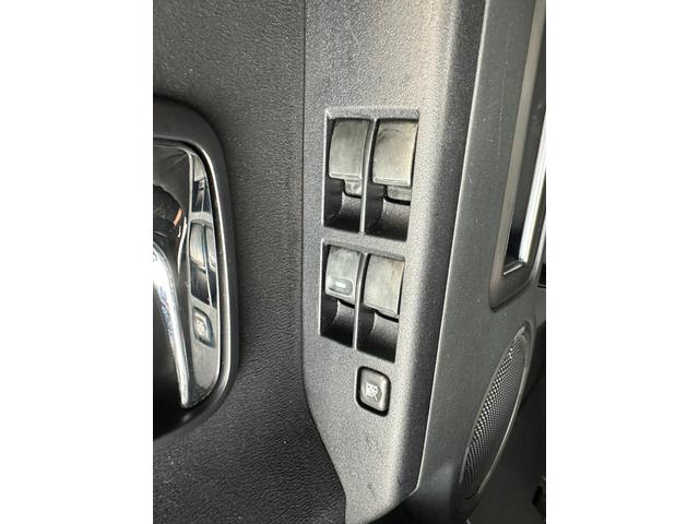 デリカＤ：５ Ｃ２　Ｇ　プレミアム　ＨＩＤヘッドライト　両側電動スライドドア　パワーバックドア　クルーズコントロール　パドルシフト　バックカメラ　オートライト　スマートキー　純正アルミホイール（41枚目）