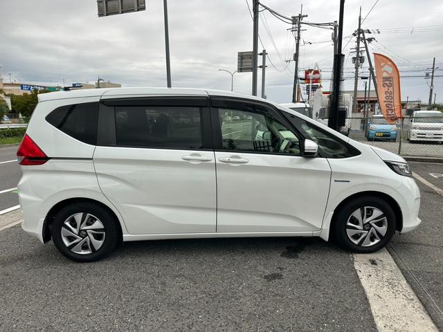 フリードハイブリッド ハイブリッド・Ｇホンダセンシング　両側電動スライドドア　クルーズコントロール　バックカメラ　Ｂｌｕｅｔｏｏｔｈオーディオ　　ＥＴＣ　ドライブレコーダー　オートライト　パワーウィンドウ　プッシュスタート　スマートキー（8枚目）