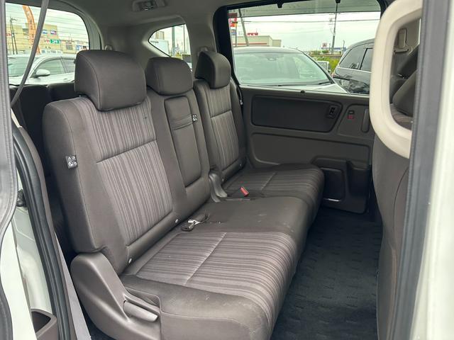 フリードハイブリッド ハイブリッド・Ｇホンダセンシング　両側電動スライドドア　クルーズコントロール　バックカメラ　Ｂｌｕｅｔｏｏｔｈオーディオ　　ＥＴＣ　ドライブレコーダー　オートライト　パワーウィンドウ　プッシュスタート　スマートキー（13枚目）