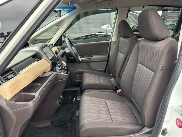 フリードハイブリッド ハイブリッド・Ｇホンダセンシング　両側電動スライドドア　クルーズコントロール　バックカメラ　Ｂｌｕｅｔｏｏｔｈオーディオ　　ＥＴＣ　ドライブレコーダー　オートライト　パワーウィンドウ　プッシュスタート　スマートキー（19枚目）