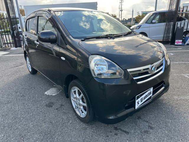 運転席側　右斜め前よりご確認ください♪ドアミラーやバンパーをご確認下さい☆