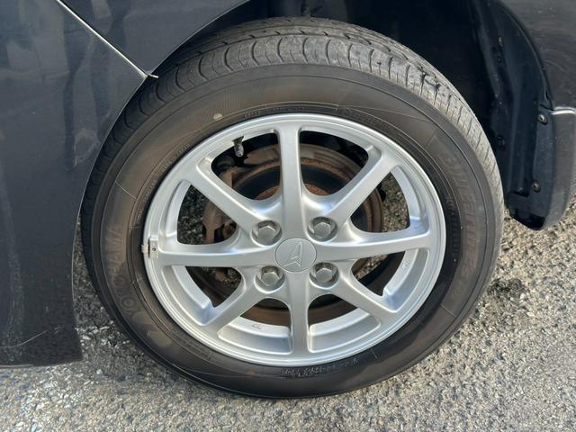 左前タイヤです☆タイヤ交換も可能ですよ☆前２本のみ交換もご相談下さい！