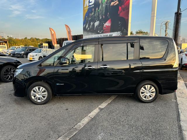 セレナ 　パワースライドドア　バックカメラ　フリップダウンモニター　ＥＴＣ　レーンキープアシスト　スマートキー　プッシュスタート　オートライト　Ｗエアコン　クルーズコントロール　パワーウィンドウ　電動格納ミラー（10枚目）