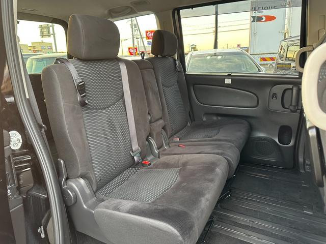 セレナ 　パワースライドドア　バックカメラ　フリップダウンモニター　ＥＴＣ　レーンキープアシスト　スマートキー　プッシュスタート　オートライト　Ｗエアコン　クルーズコントロール　パワーウィンドウ　電動格納ミラー（13枚目）