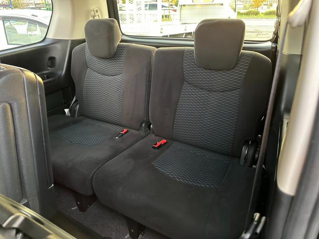 セレナ 　パワースライドドア　バックカメラ　フリップダウンモニター　ＥＴＣ　レーンキープアシスト　スマートキー　プッシュスタート　オートライト　Ｗエアコン　クルーズコントロール　パワーウィンドウ　電動格納ミラー（17枚目）