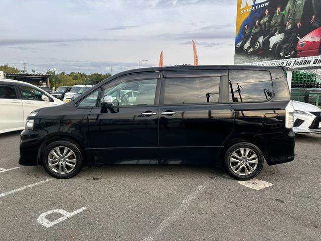 ヴォクシー ZS 煌 両側電動スライドドア フリップダウンモニター ETC オートライト スマートキー パドルシフト バックカメラ Bluetooth プッシュスタート フロントフォグランプ 純正アルミホール(10枚目)