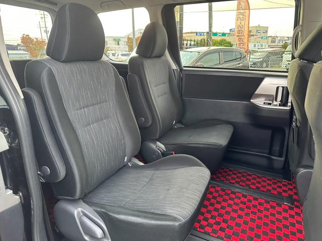 ヴォクシー ZS 煌 両側電動スライドドア フリップダウンモニター ETC オートライト スマートキー パドルシフト バックカメラ Bluetooth プッシュスタート フロントフォグランプ 純正アルミホール(13枚目)