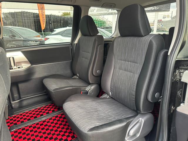 ヴォクシー ZS 煌 両側電動スライドドア フリップダウンモニター ETC オートライト スマートキー パドルシフト バックカメラ Bluetooth プッシュスタート フロントフォグランプ 純正アルミホール(18枚目)