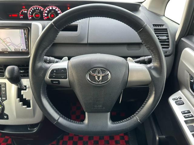 ヴォクシー ZS 煌 両側電動スライドドア フリップダウンモニター ETC オートライト スマートキー パドルシフト バックカメラ Bluetooth プッシュスタート フロントフォグランプ 純正アルミホール(21枚目)