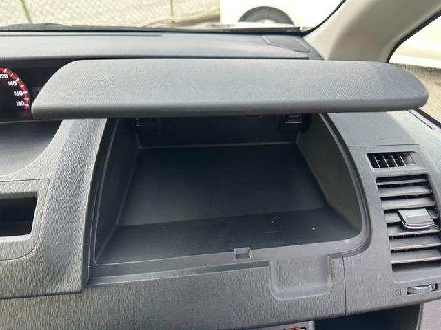 ヴォクシー ZS 煌 両側電動スライドドア フリップダウンモニター ETC オートライト スマートキー パドルシフト バックカメラ Bluetooth プッシュスタート フロントフォグランプ 純正アルミホール(40枚目)