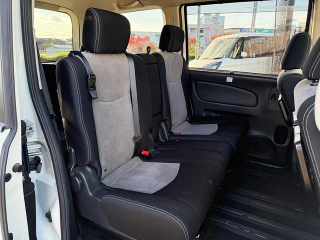 セレナ ライダー　ブラックライン　Ｓ－ハイブリッド　両側電動スライドドア　フリップダウンモニター　アラウンドビューモニター　ＥＴＣ　Ｂｌｕｅｔｏｏｔｈオーディオ　クルーズコントロール　オートライト　オーテックアルミホイール　フロントフォグランプ（13枚目）