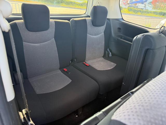 セレナ ライダー　ブラックライン　Ｓ－ハイブリッド　両側電動スライドドア　フリップダウンモニター　アラウンドビューモニター　ＥＴＣ　Ｂｌｕｅｔｏｏｔｈオーディオ　クルーズコントロール　オートライト　オーテックアルミホイール　フロントフォグランプ（14枚目）