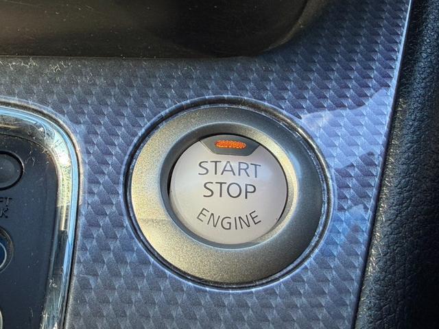 セレナ ライダー　ブラックライン　Ｓ－ハイブリッド　両側電動スライドドア　フリップダウンモニター　アラウンドビューモニター　ＥＴＣ　Ｂｌｕｅｔｏｏｔｈオーディオ　クルーズコントロール　オートライト　オーテックアルミホイール　フロントフォグランプ（32枚目）