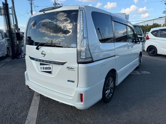 セレナ ライダー　ブラックライン　Ｓ－ハイブリッド　両側電動スライドドア　フリップダウンモニター　アラウンドビューモニター　ＥＴＣ　Ｂｌｕｅｔｏｏｔｈオーディオ　クルーズコントロール　オートライト　オーテックアルミホイール　フロントフォグランプ（52枚目）