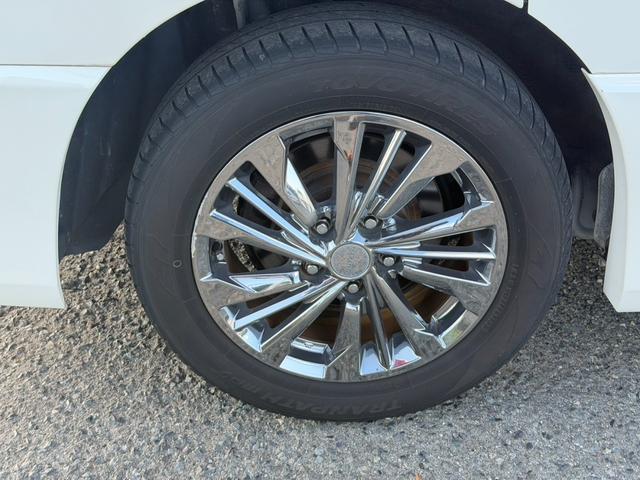 セレナ ライダー　ブラックライン　Ｓ－ハイブリッド　両側電動スライドドア　フリップダウンモニター　アラウンドビューモニター　ＥＴＣ　Ｂｌｕｅｔｏｏｔｈオーディオ　クルーズコントロール　オートライト　オーテックアルミホイール　フロントフォグランプ（69枚目）