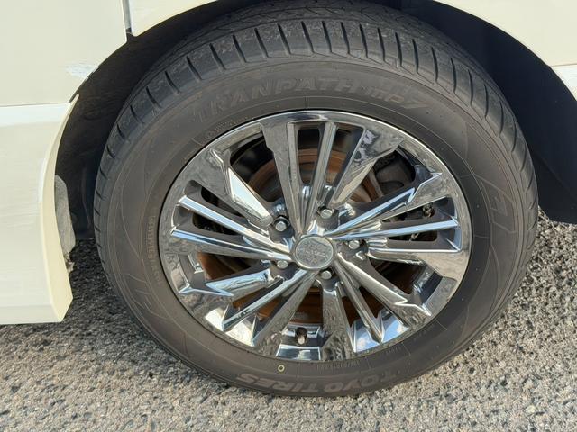 セレナ ライダー　ブラックライン　Ｓ－ハイブリッド　両側電動スライドドア　フリップダウンモニター　アラウンドビューモニター　ＥＴＣ　Ｂｌｕｅｔｏｏｔｈオーディオ　クルーズコントロール　オートライト　オーテックアルミホイール　フロントフォグランプ（71枚目）