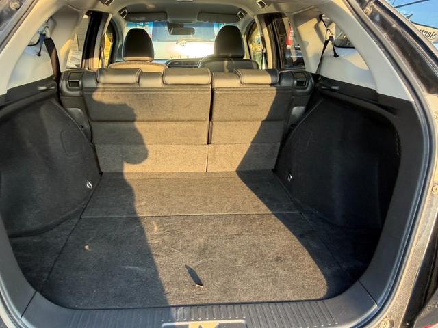 シャトル ハイブリッドＺ　バックカメラ　シートヒーター　クルーズコントロール　パドルシフト　オートライト　ＥＴＣ　純正アルミホイール　フロントフォグランプ　ステアリングスイッチ　パワーウィンドウ　プッシュスタート　スマートキー（14枚目）