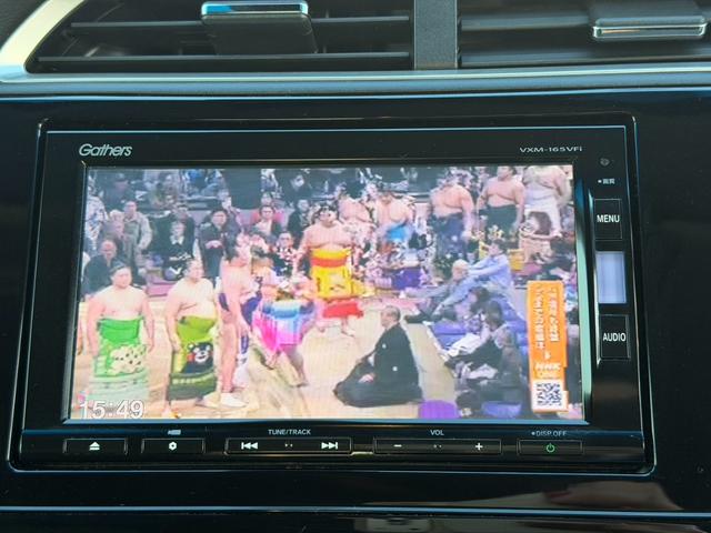 シャトル ハイブリッドＺ　バックカメラ　シートヒーター　クルーズコントロール　パドルシフト　オートライト　ＥＴＣ　純正アルミホイール　フロントフォグランプ　ステアリングスイッチ　パワーウィンドウ　プッシュスタート　スマートキー（23枚目）