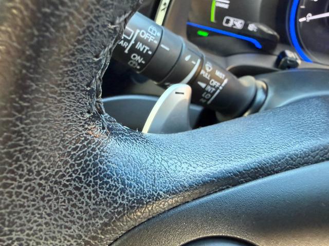 シャトル ハイブリッドＺ　バックカメラ　シートヒーター　クルーズコントロール　パドルシフト　オートライト　ＥＴＣ　純正アルミホイール　フロントフォグランプ　ステアリングスイッチ　パワーウィンドウ　プッシュスタート　スマートキー（34枚目）