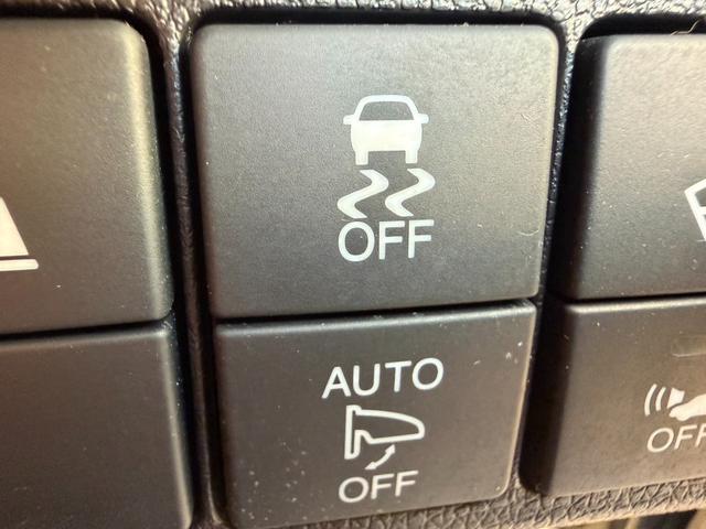 シャトル ハイブリッドＺ　バックカメラ　シートヒーター　クルーズコントロール　パドルシフト　オートライト　ＥＴＣ　純正アルミホイール　フロントフォグランプ　ステアリングスイッチ　パワーウィンドウ　プッシュスタート　スマートキー（39枚目）