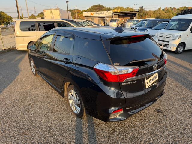 シャトル ハイブリッドＺ　バックカメラ　シートヒーター　クルーズコントロール　パドルシフト　オートライト　ＥＴＣ　純正アルミホイール　フロントフォグランプ　ステアリングスイッチ　パワーウィンドウ　プッシュスタート　スマートキー（58枚目）