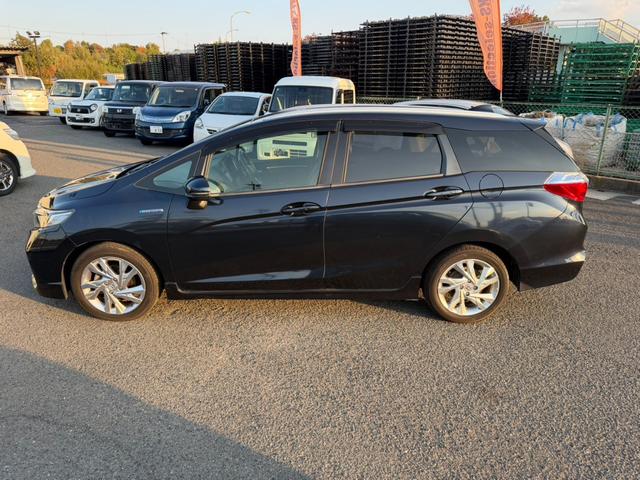 シャトル ハイブリッドＺ　バックカメラ　シートヒーター　クルーズコントロール　パドルシフト　オートライト　ＥＴＣ　純正アルミホイール　フロントフォグランプ　ステアリングスイッチ　パワーウィンドウ　プッシュスタート　スマートキー（60枚目）