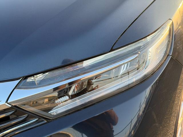 シャトル ハイブリッドＺ　バックカメラ　シートヒーター　クルーズコントロール　パドルシフト　オートライト　ＥＴＣ　純正アルミホイール　フロントフォグランプ　ステアリングスイッチ　パワーウィンドウ　プッシュスタート　スマートキー（63枚目）