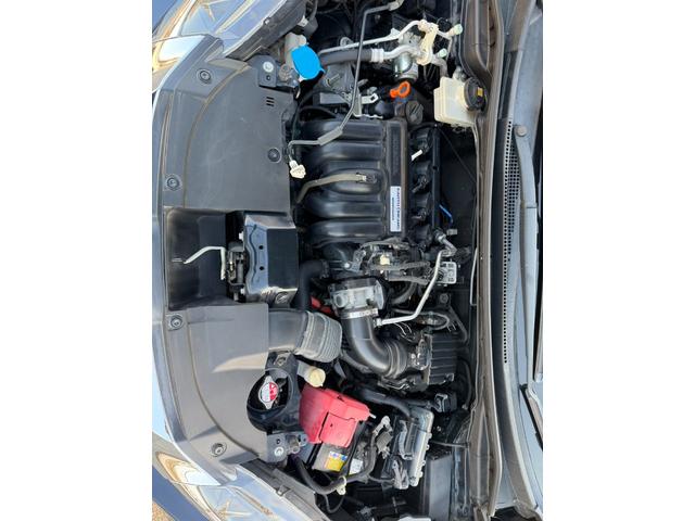 シャトル ハイブリッドＺ　バックカメラ　シートヒーター　クルーズコントロール　パドルシフト　オートライト　ＥＴＣ　純正アルミホイール　フロントフォグランプ　ステアリングスイッチ　パワーウィンドウ　プッシュスタート　スマートキー（76枚目）