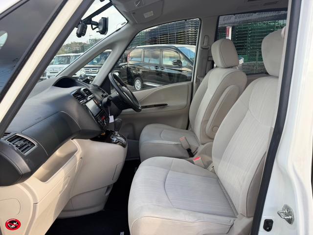 セレナ ２０Ｇ　Ｓ－ハイブリッド　両側電動スライドドア　純正ナビ　フルセグＴＶ　バックカメラ　ＥＴＣ　Ｂｌｕｅｔｏｏｔｈオーディオ　社外アルミホイール　オートライト　Ｗエアコン　　プッシュスタート　スマートキー　ロールサンシェード（19枚目）