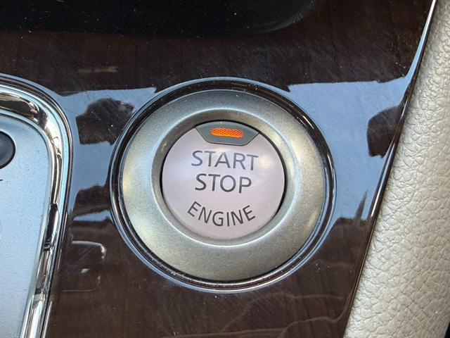 セレナ ２０Ｇ　Ｓ－ハイブリッド　両側電動スライドドア　純正ナビ　フルセグＴＶ　バックカメラ　ＥＴＣ　Ｂｌｕｅｔｏｏｔｈオーディオ　社外アルミホイール　オートライト　Ｗエアコン　　プッシュスタート　スマートキー　ロールサンシェード（32枚目）