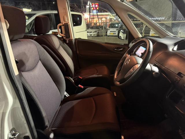 セレナ ハイウェイスター　Ｓ－ハイブリッド　両側電動スライドドア　プッシュスタート　スマートキー　ＥＴＣ　横滑り防止装置　バックカメラ　オートライト　アルミホイール（11枚目）