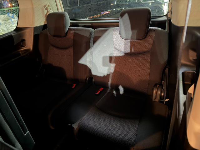 セレナ ハイウェイスター　Ｓ－ハイブリッド　両側電動スライドドア　プッシュスタート　スマートキー　ＥＴＣ　横滑り防止装置　バックカメラ　オートライト　アルミホイール（16枚目）