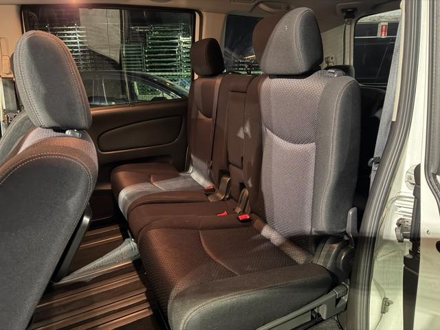 セレナ ハイウェイスター　Ｓ－ハイブリッド　両側電動スライドドア　プッシュスタート　スマートキー　ＥＴＣ　横滑り防止装置　バックカメラ　オートライト　アルミホイール（17枚目）