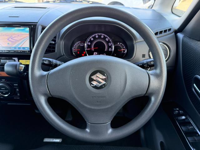 �ԂŐG���@��̑����n���h���A�N���[�j���O�ς݂��Y��ł���I�X�^�C���b�V���Ő������ꂽ�n���h������B���ۂɏ���Ă݂����Ǝv���܂��񂩁H